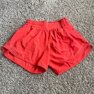 4” hotty hots from lululemon